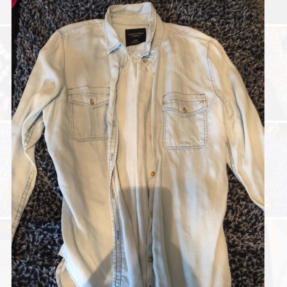 American Eagle shirt